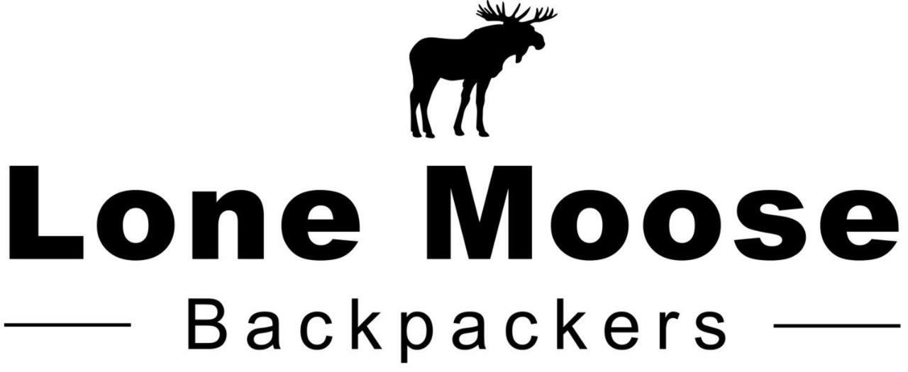 Хостел Lone Moose Backpackers Те-Анау Экстерьер фото